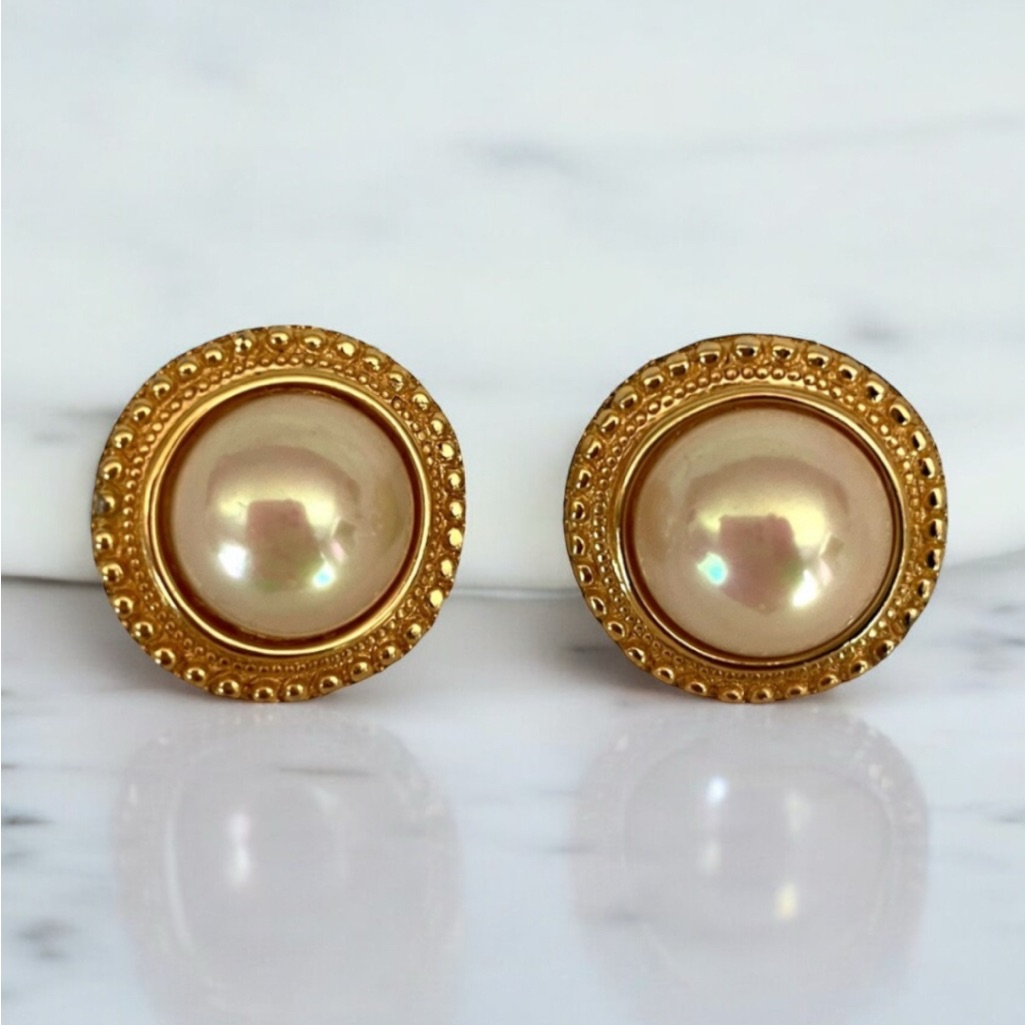 Christian Dior Vintage Earing